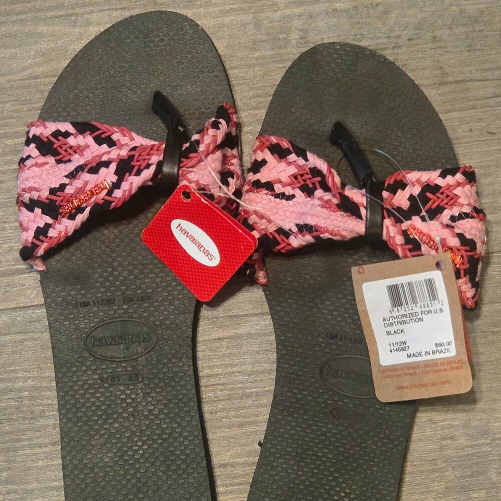 Havaianas Floral Flip Flops Size 11/12 women's New with tag Reg 60.00